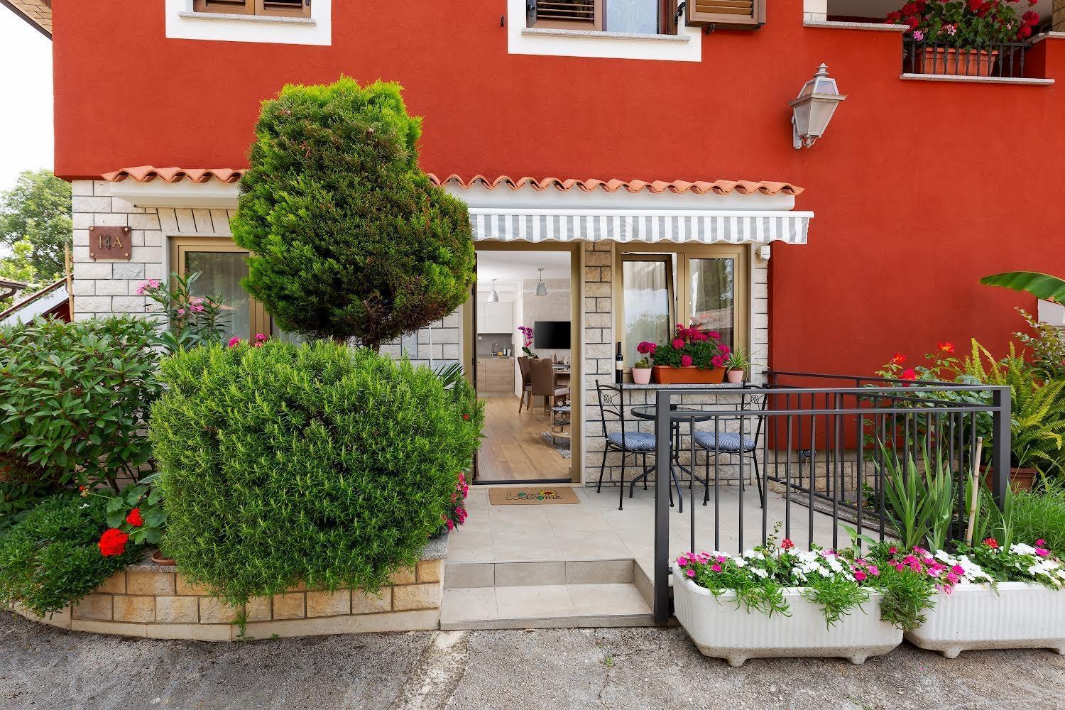Apartman Angolo Verde Vizinada Luaran gambar